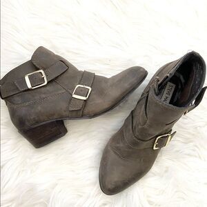Steve Madden Ripleyy Leather Buckle Booties Size 7 1/2
